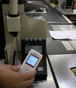 Carrefour lance une gamme de cartes bancaires sans contact