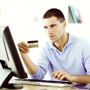 Deux Français sur trois refusent de donner leur coordonnées bancaires sur Internet