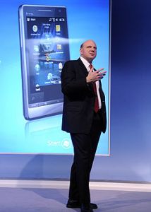 Steve Ballmer, PDG de Microsoft, lance à Paris Windows Mobile 6.5 le 6 octobre