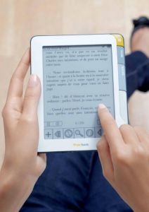La Fnac et Sagem présentent leur lecteur de livres numériques, le FnacBook