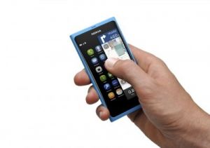 Le « Nokia N9 »: nouveau concurrent de l'iPhone