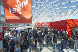 Le mobilier high-tech à la mode au Salon du mobilier de Milan