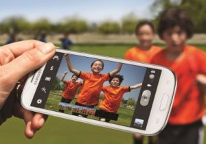 Le Galaxy S3 de Samsung surpasse l'iPhone 4S
