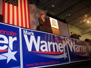 Le Sénateur Mark Warner appelle à une « grande alliance » contre la domination technologique de la Chine